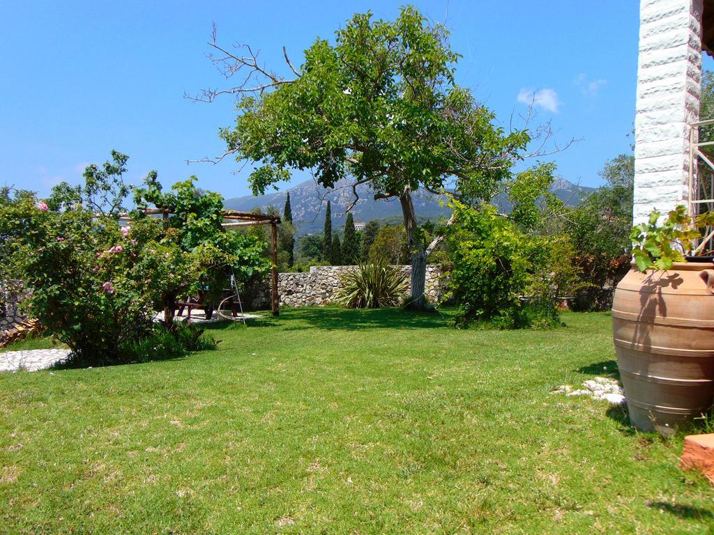 Villa Grecia Liapades Exterior photo